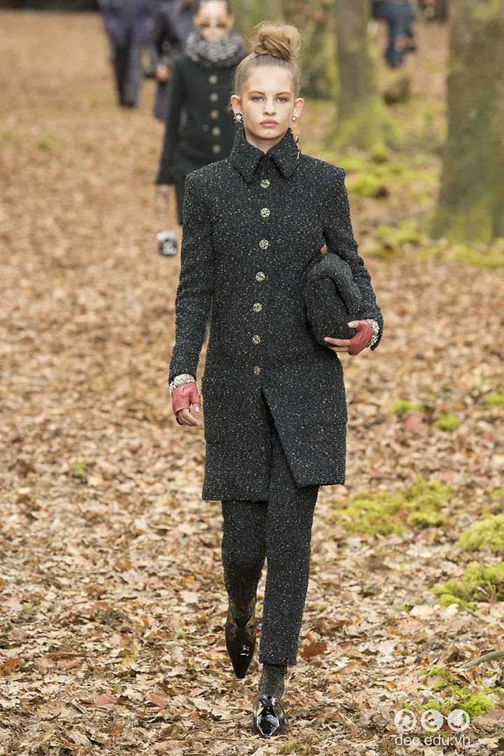 bst-thoi-trang-ready-to-wear-chanel-thu-dong-2018 21_zpslz0epfnd.jpg