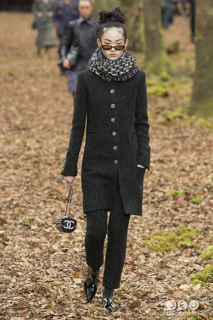 bst-thoi-trang-ready-to-wear-chanel-thu-dong-2018 22_zpsdep7y0f8.jpg
