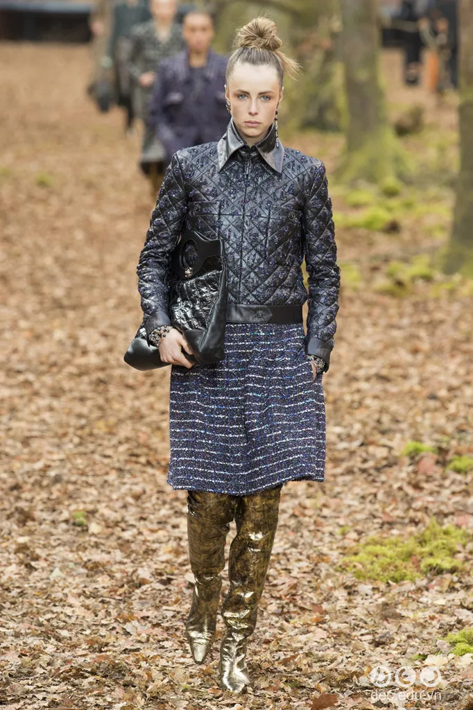 bst-thoi-trang-ready-to-wear-chanel-thu-dong-2018 23_zpsbvhl3z41.jpg