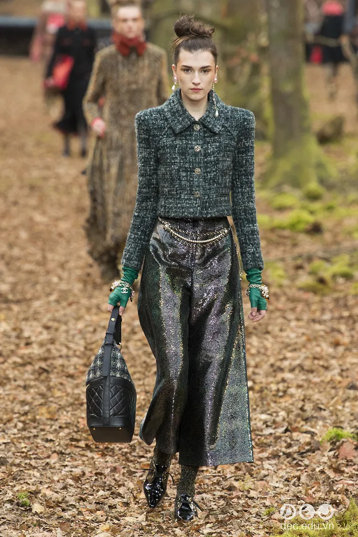 bst-thoi-trang-ready-to-wear-chanel-thu-dong-2018 26_zpsk3qsvly2.jpg