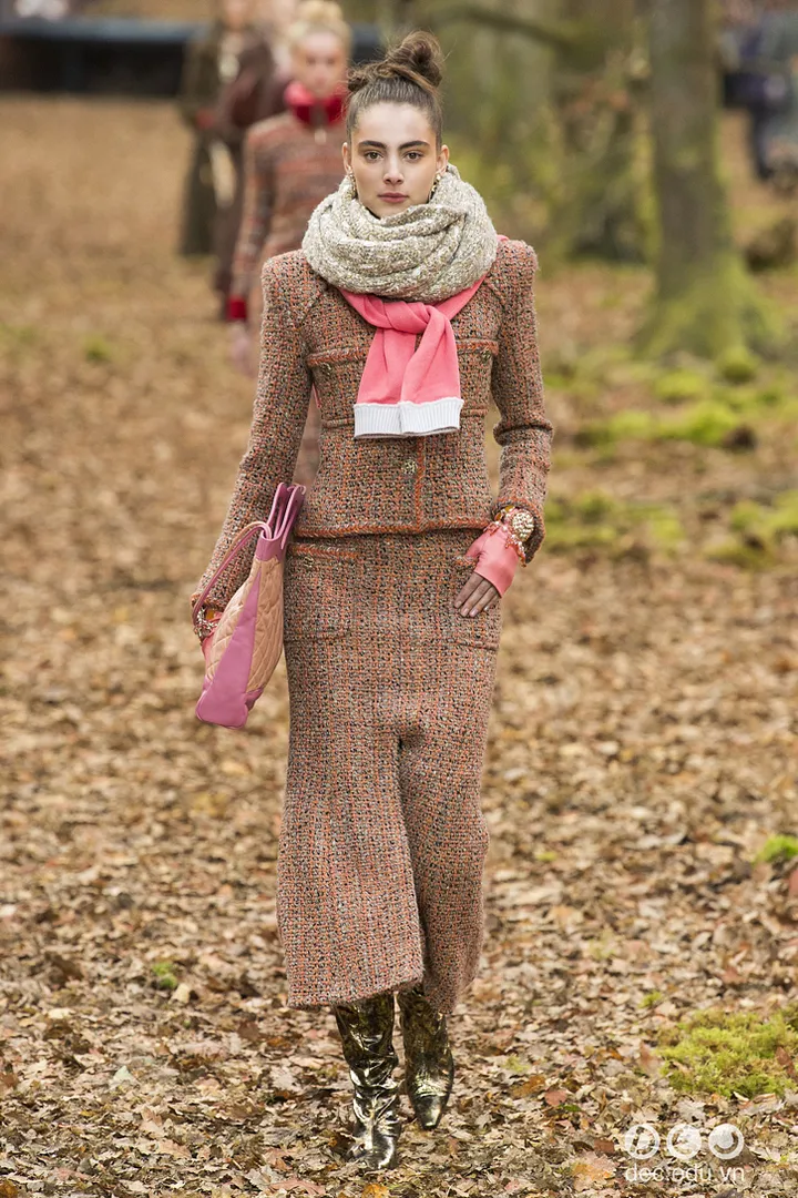 bst-thoi-trang-ready-to-wear-chanel-thu-dong-2018 30_zpsgm2eqr0f.jpg
