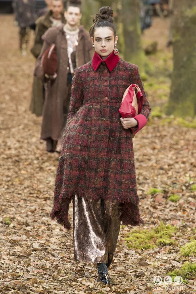 bst-thoi-trang-ready-to-wear-chanel-thu-dong-2018 32_zpsiphrdpy2.jpg