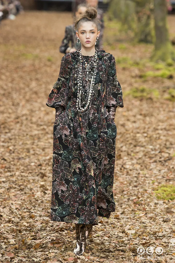 bst-thoi-trang-ready-to-wear-chanel-thu-dong-2018 38_zpspqu3gngg.jpg