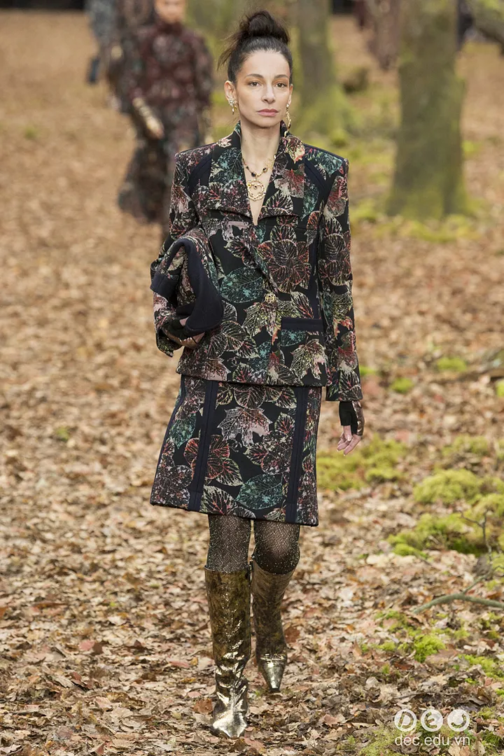 bst-thoi-trang-ready-to-wear-chanel-thu-dong-2018 41_zpsaeoah36l.jpg