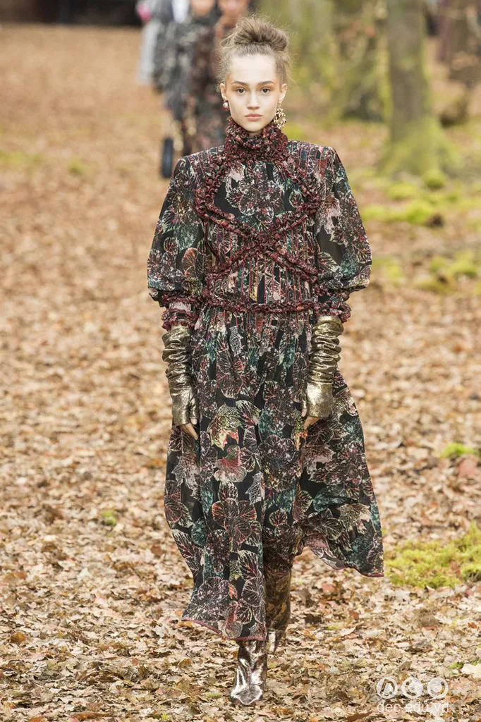 bst-thoi-trang-ready-to-wear-chanel-thu-dong-2018 42_zps5h03ue9v.jpg