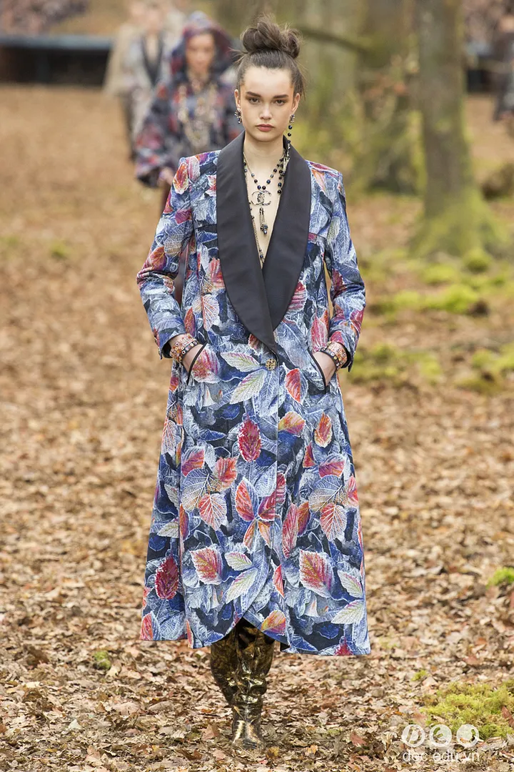 bst-thoi-trang-ready-to-wear-chanel-thu-dong-2018 50_zpsfs5jxljy.jpg