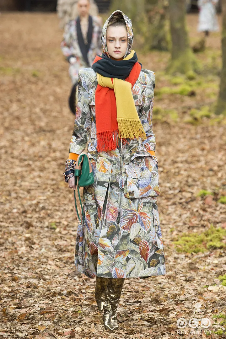 bst-thoi-trang-ready-to-wear-chanel-thu-dong-2018 52_zpsekr3lblv.jpg