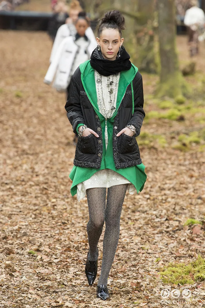 bst-thoi-trang-ready-to-wear-chanel-thu-dong-2018 66_zpsviczdw2c.jpg