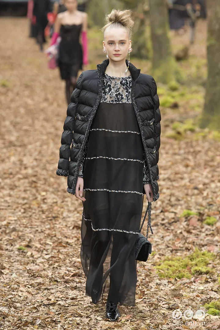 bst-thoi-trang-ready-to-wear-chanel-thu-dong-2018 70_zpsha1emzjn.jpg
