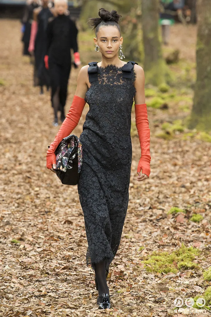 bst-thoi-trang-ready-to-wear-chanel-thu-dong-2018 72_zps3ymd1yde.jpg