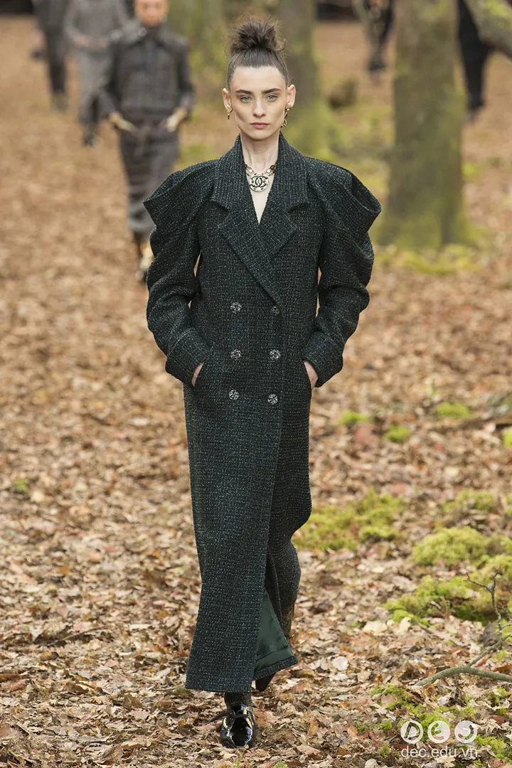  photo bst-thoi-trang-ready-to-wear-chanel-thu-dong-2018 7_zpsezqz3fjo.jpg