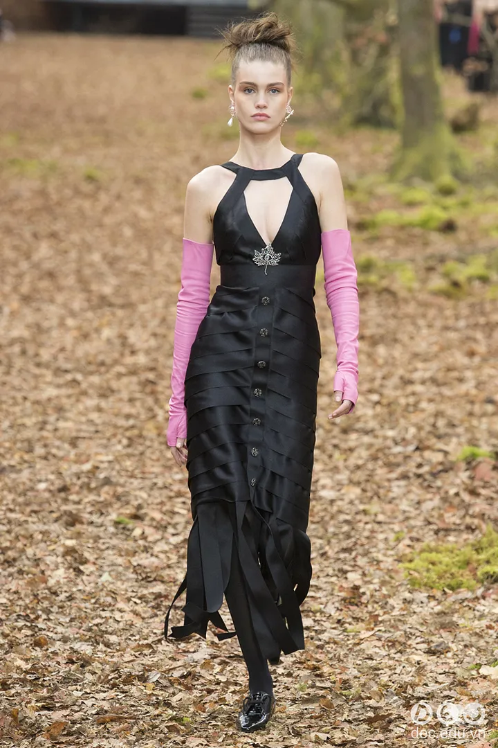 bst-thoi-trang-ready-to-wear-chanel-thu-dong-2018 82_zpskeabwcbm.jpg