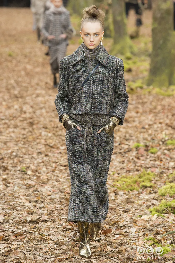 bst-thoi-trang-ready-to-wear-chanel-thu-dong-2018 8_zpsi2v0zfho.jpg