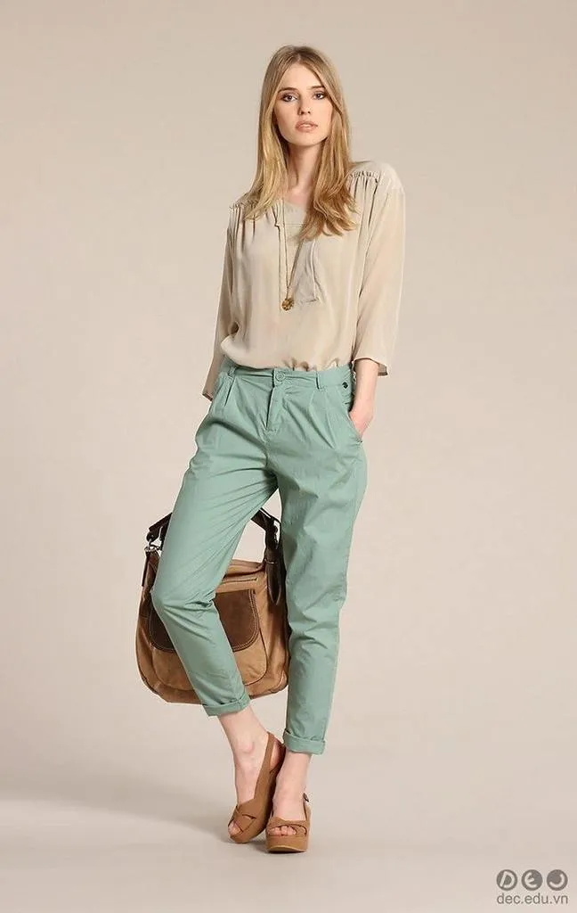 Quần vải chinos dáng slim-fit